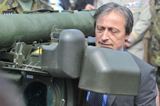 obrázek: Stropnický: Zbrojit chceme u českých firem