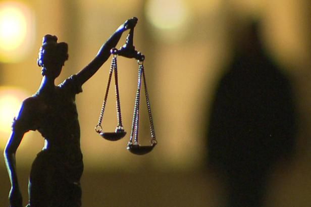 obrázek: Strůjce šikanózních insolvencí lze trestat za vydírání i pomluvu