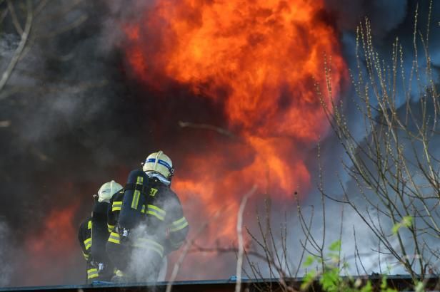 obrázek: Suché léto výrazně zvýšilo statistiky požárů. Hořely lesy i Unipetrol