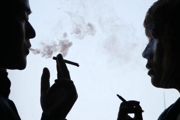 obrázek: Třetina světových kuřáků žije v Číně. Úřady vůči nim přitvrdí
