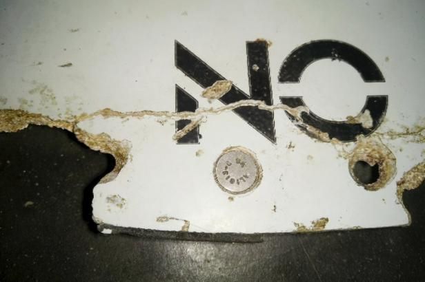 obrázek: Trosky u Mozambiku podle úřadů téměř jistě patřily letu MH370