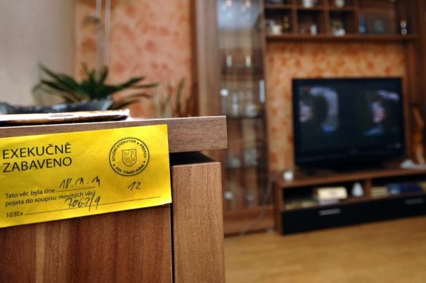 obrázek: Účet, který odolá exekuci? Ministerstvo chce pomoci sociálně slabým