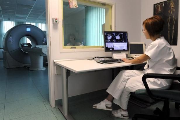 obrázek: \nÚhradová vyhláška přidá na zdravotnické služby 10 miliard\n
