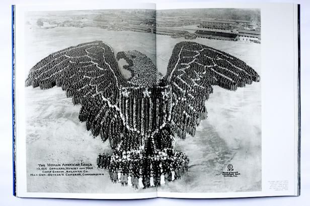obrázek: Umění a propaganda: Arthur Mole je mistr živoucí fotografie