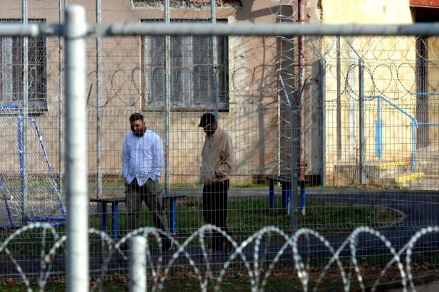 obrázek: Uprchlíci v Drahonicích postupně ukončují hladovku