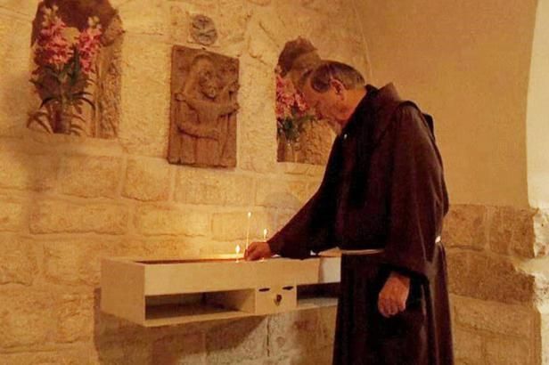 obrázek: V Mléčné jeskyni měla Panna Marie kojit Ježíše – tamní prášek prý pomáhá otěhotnět