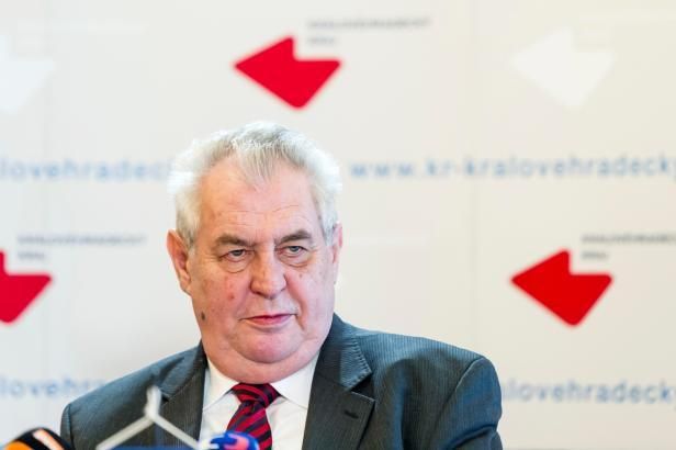 obrázek: Věkový limit pro velvyslance? Hloupost úředního šimla, soudí Zeman