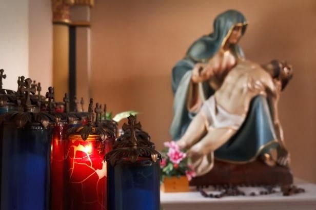 Velikonoce den po dni: Hrob není konečnou stanicí života
