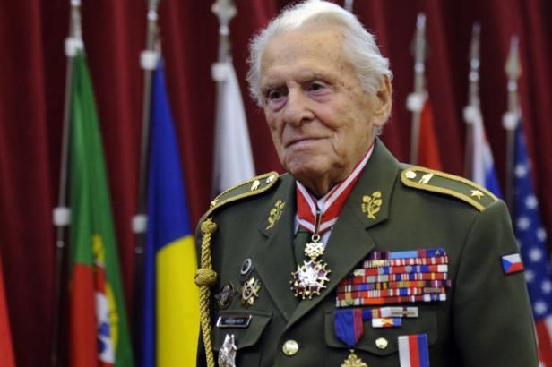 obrázek: Veterán druhé světové války Alexandr Beer zemřel v 98 letech