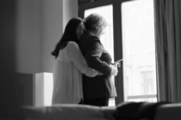 obrázek: Video s lesbičkou Merkelovou spustilo poprask