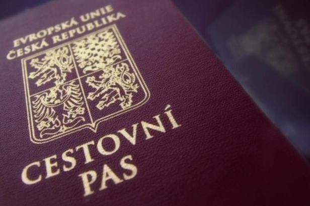 Vláda chce zvýšit cenu expresního pasu na 4000 korun