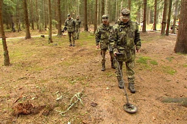 obrázek: Vojáci postupně čistí Brdy od munice - hotovo ale bude až za dva roky
