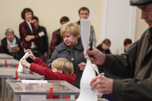 obrázek: Volby na Ukrajině se zadrhávají, řada volebních místností vůbec neotevřela