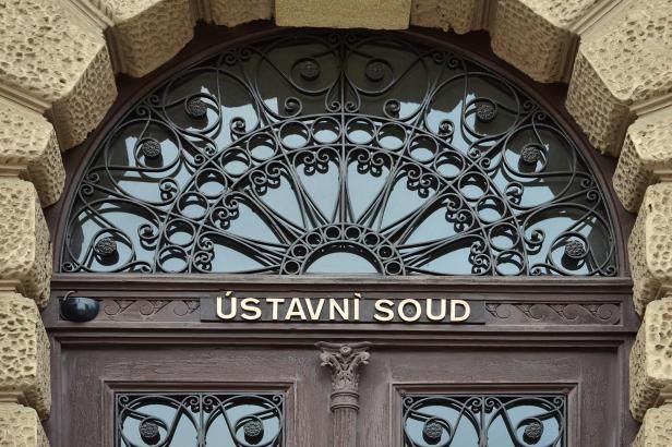 obrázek: Výpovědi policistů nemají u soudu větší váhu, upozornil Ústavní soud