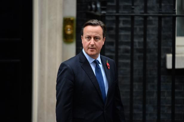 obrázek: Z čísla 10 na Hrad: David Cameron přilétá za Sobotkou a Zemanem