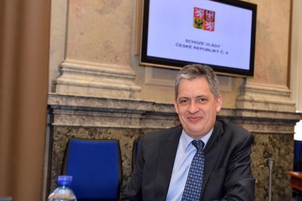 obrázek: Za dary neziskovkám nižší daně, slibuje Dienstbier