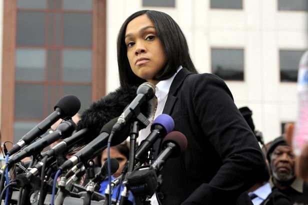 obrázek: Za smrt černocha Graye byli policisté obviněni ze zabití a vraždy