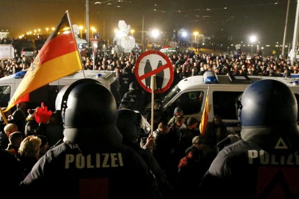 obrázek: Za výrok o koncentrácích vyšetřuje prokuratura řečníka Pegidy