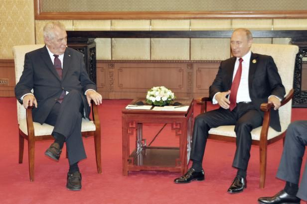 obrázek: Zaorálek kritizuje, že Zeman na schůzky s Putinem nevzal velvyslance