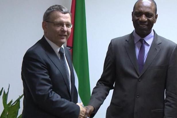 obrázek: Zaorálek v Mozambiku. Restartuje vztahy Česka s 
