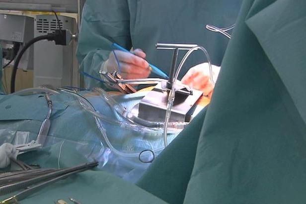 obrázek: Zdravotníci dostanou přidáno později. O nic nepřijdete, ujišťuje je ministr