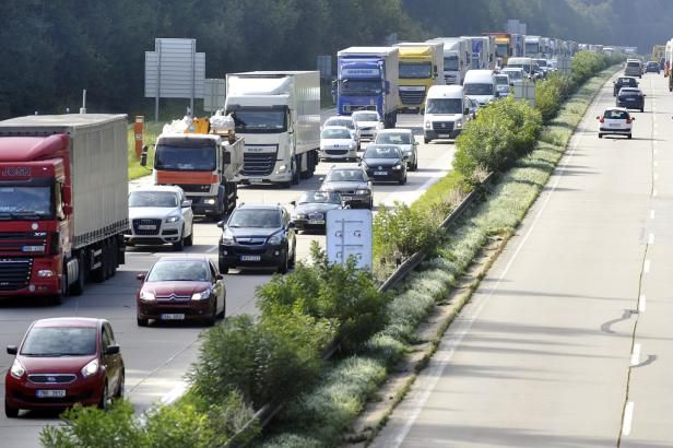 obrázek: Ze soboty na neděli se opakovaně, ale krátce uzavře úsek D1