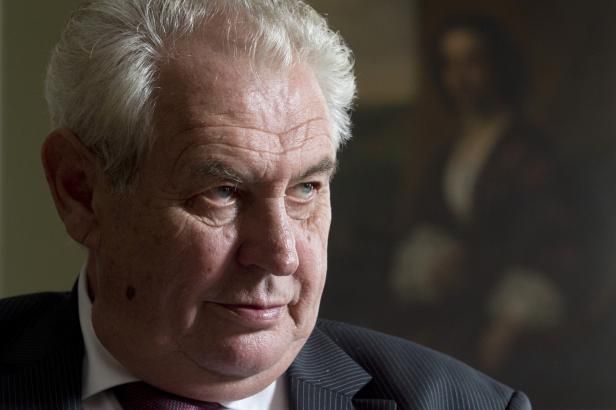 obrázek: Zeman podepsal jmenovací dekrety třiapadesáti profesorů