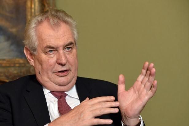 obrázek: Zeman se s propuštěnými dívkami nesejde, neprospěly prý Česku