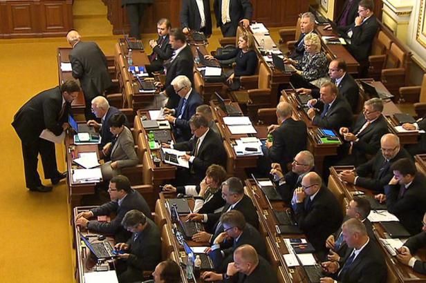 obrázek: ŽIVĚ: Poslanci řeší migrační krizi na mimořádné schůzi