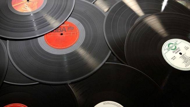 Plníme Vaše nevyslovená přání - opravený gramofon