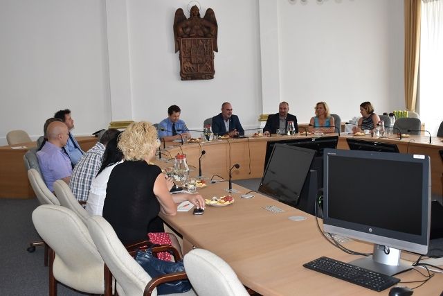 obrázek: Primátor Plzně přijal zástupce obchodních center, řešil s nimi téma cizinci