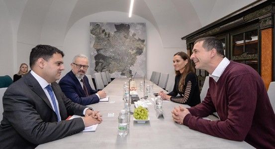 obrázek: Plzeň a Peru spřádají kulturní a školní spolupráci