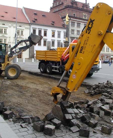 obrázek: Náměstí bude hotovo až v září 