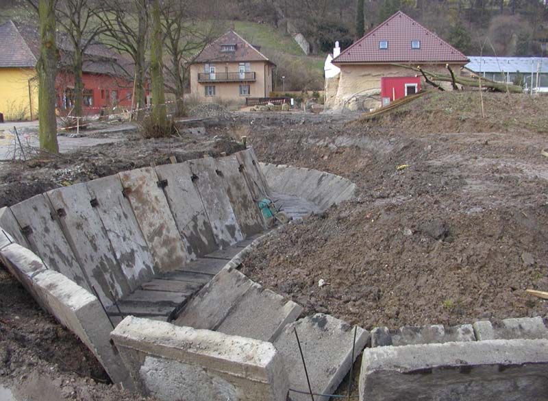 obrázek: Nový lvinec je částečně ohrožen 