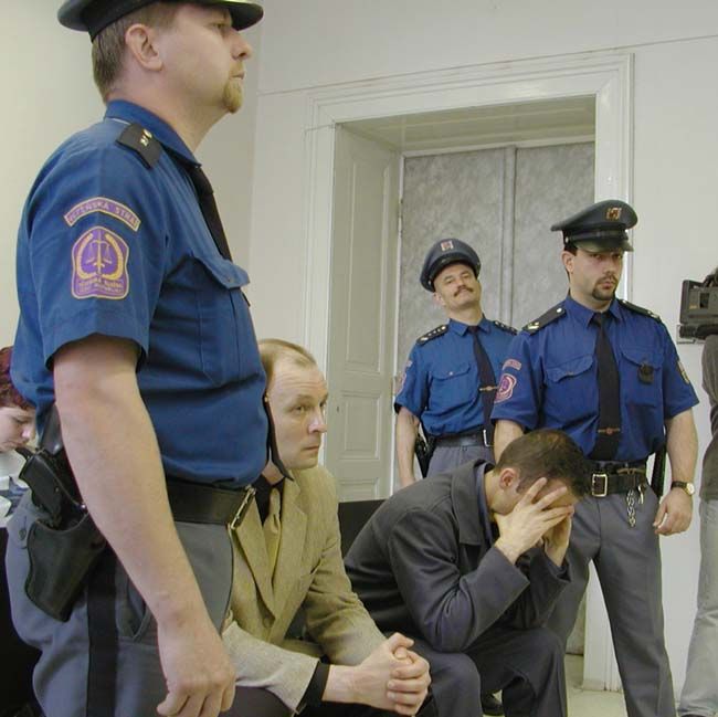 obrázek: Kvůli práci fingoval vyhození ústavu do povětří