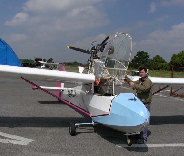 obrázek: V Letkově shořel ultralight, jeden člověk se zranil
