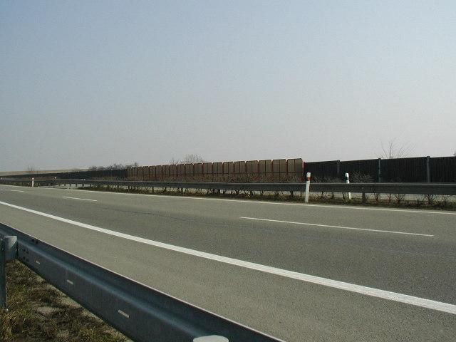 obrázek: U krajnice zemřela žena pobodaná v obličeji