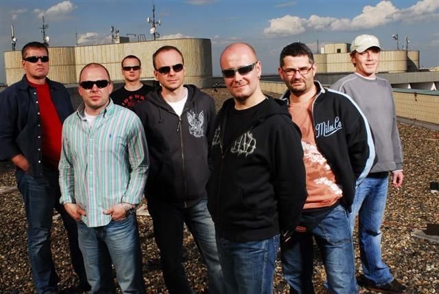 obrázek: Děda Mládek illegal band ,,Na prvním zvonění“