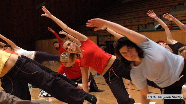 obrázek: Mětskou halu na Slovanech zaplnily cvičenky aerobiku