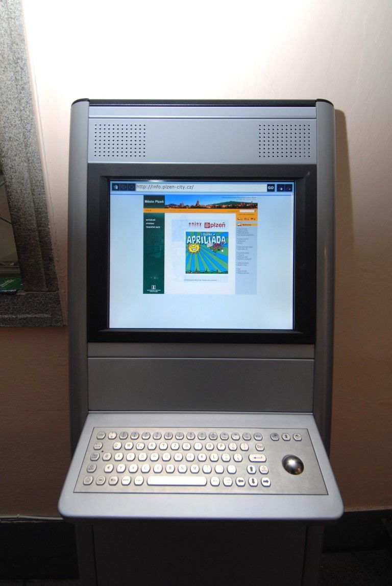 obrázek: Na magistrátu Plzně i jinde jsou informační kiosky