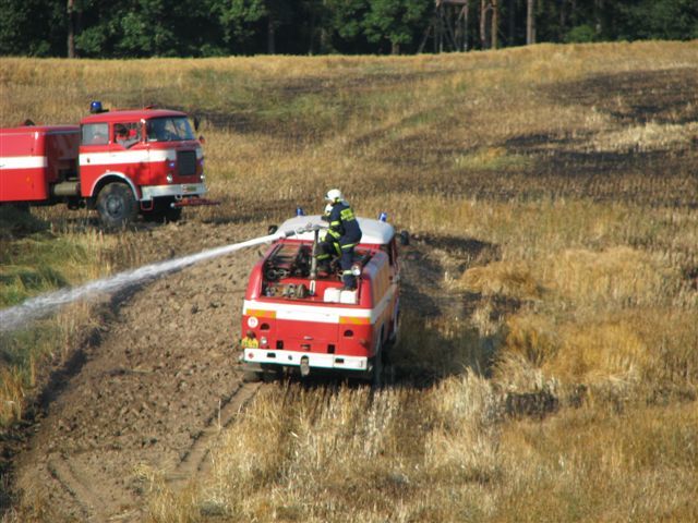 obrázek: Požár zničil sedm hektarů pole