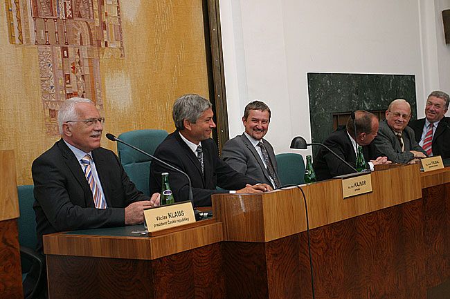 obrázek: Prezident Klaus bude besedovat se studenty univerzity