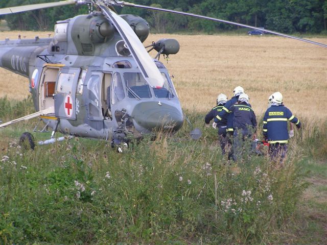 obrázek: Při nehodě u Borov se zranilo pět lidí
