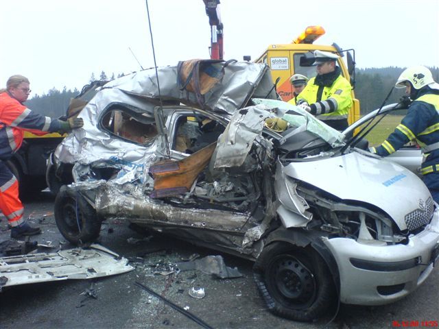 obrázek: Srážka toyoty s náklaďákem u Kláštera skončila tragicky