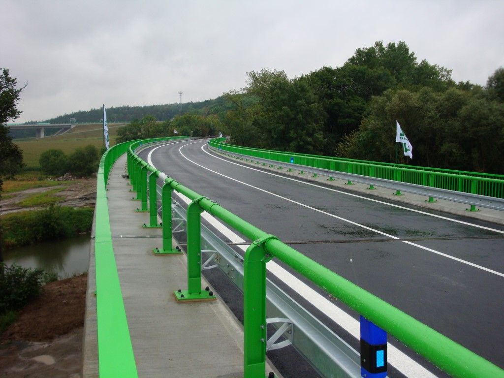 obrázek: U Štěnovic otevřeli nový most