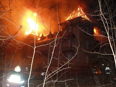 obrázek: V Boru u Tachova hořela střecha firmy