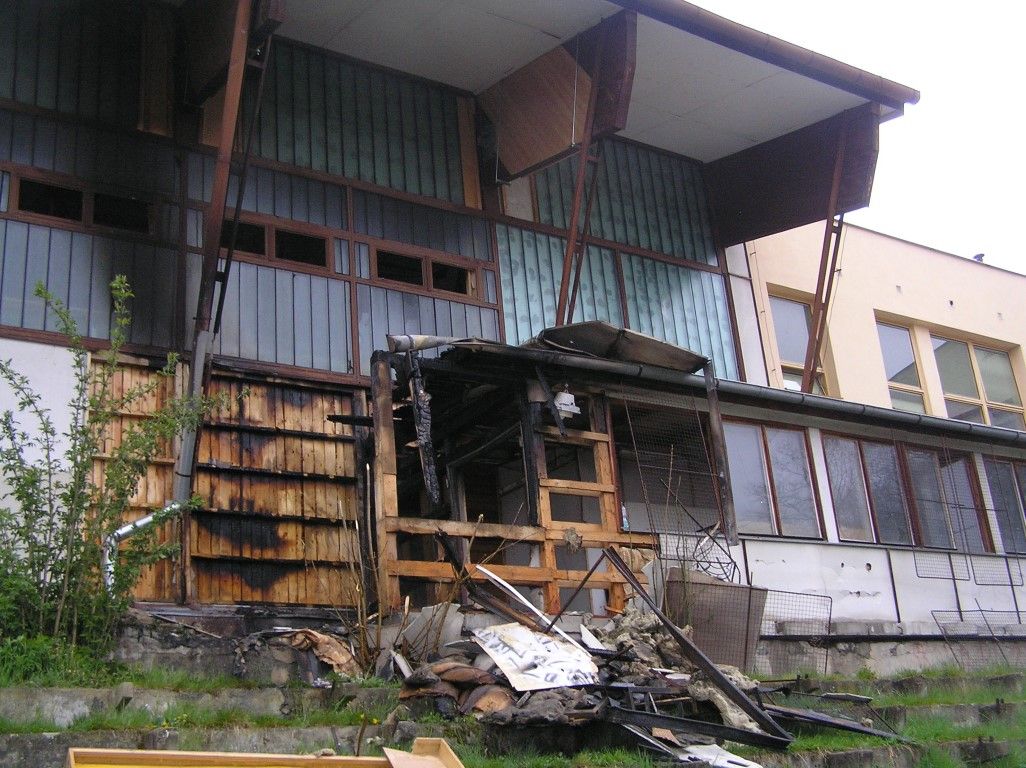 obrázek: V Domažlicích někdo zapálil sportovní halu