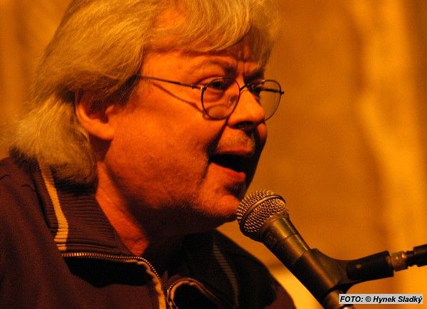 obrázek: Velká synagoga přivítala  rockové legendy