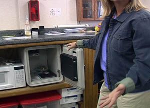 obrázek: Z bytů ukradli šperky a elektroniku