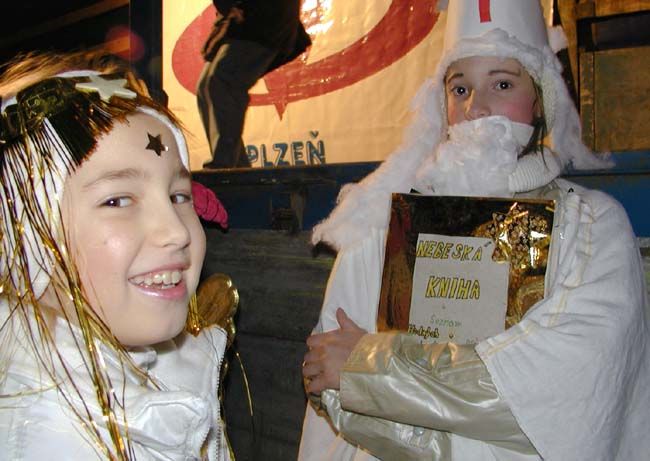 obrázek: Lobkowicz bude dnes jako Mikuláš nadělovat dětem